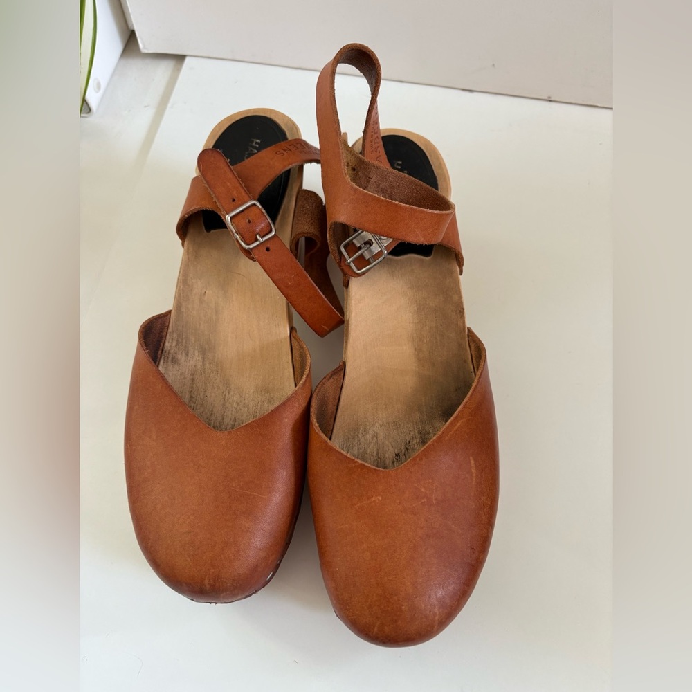 Swedish Hasbeens Women's Tan Leather Clogs 40 or 9.5